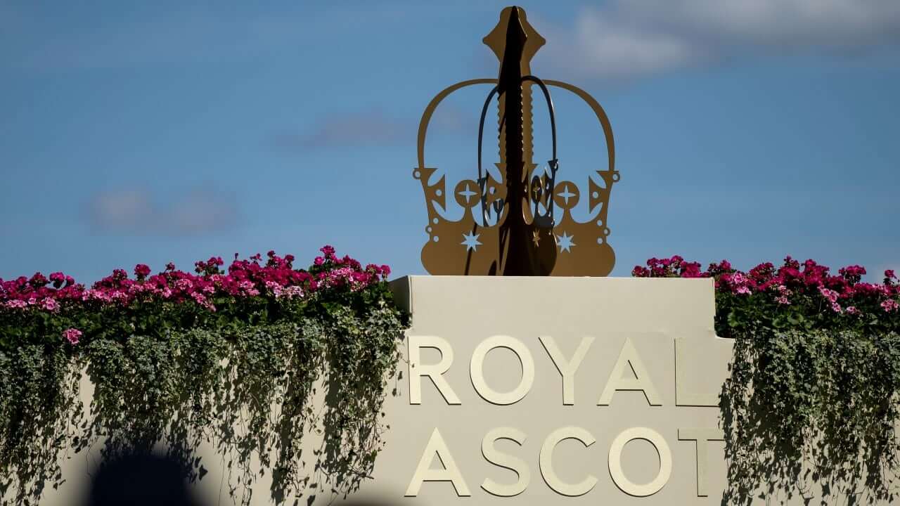 Image of a sign saying 'Royal Ascot'