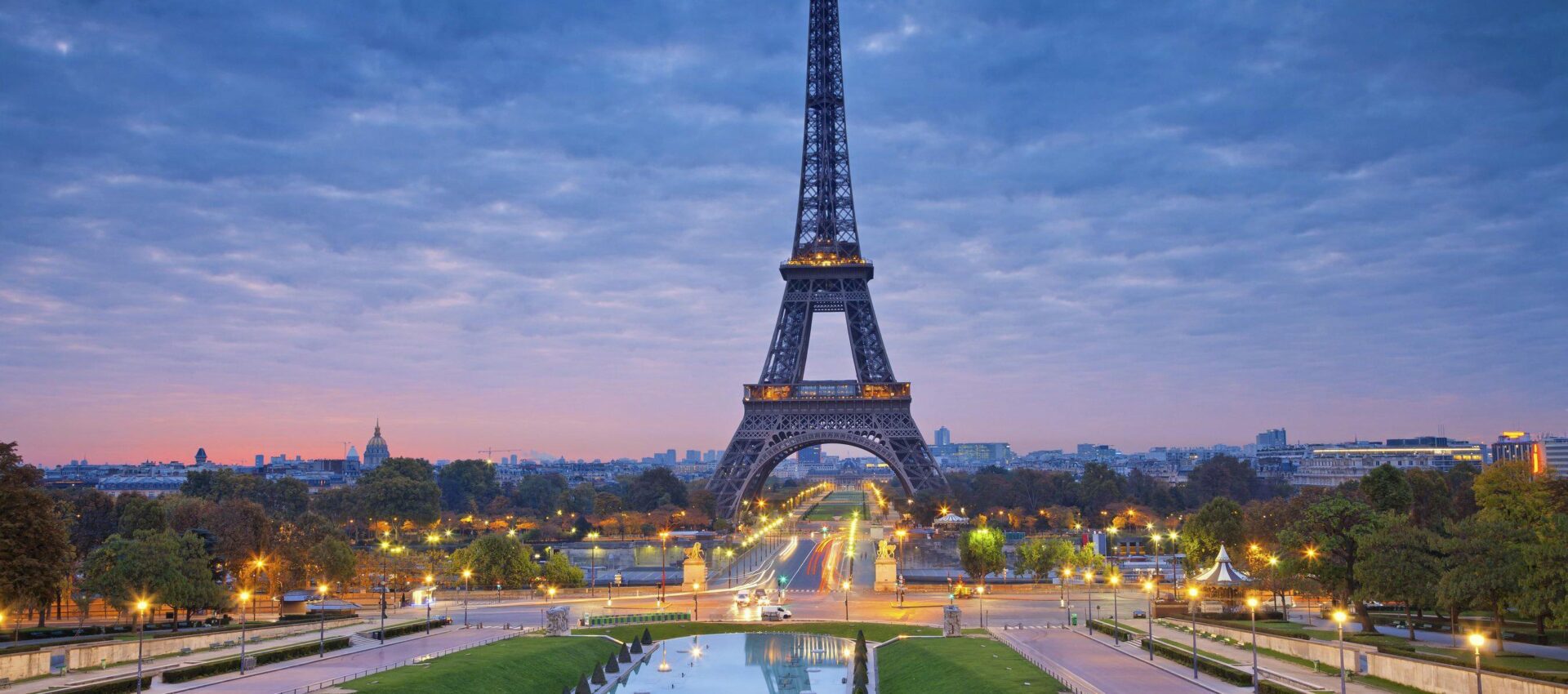 Image of the Eiffel Tower at sunset